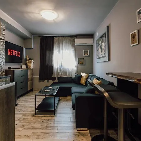 Apartment Lef *